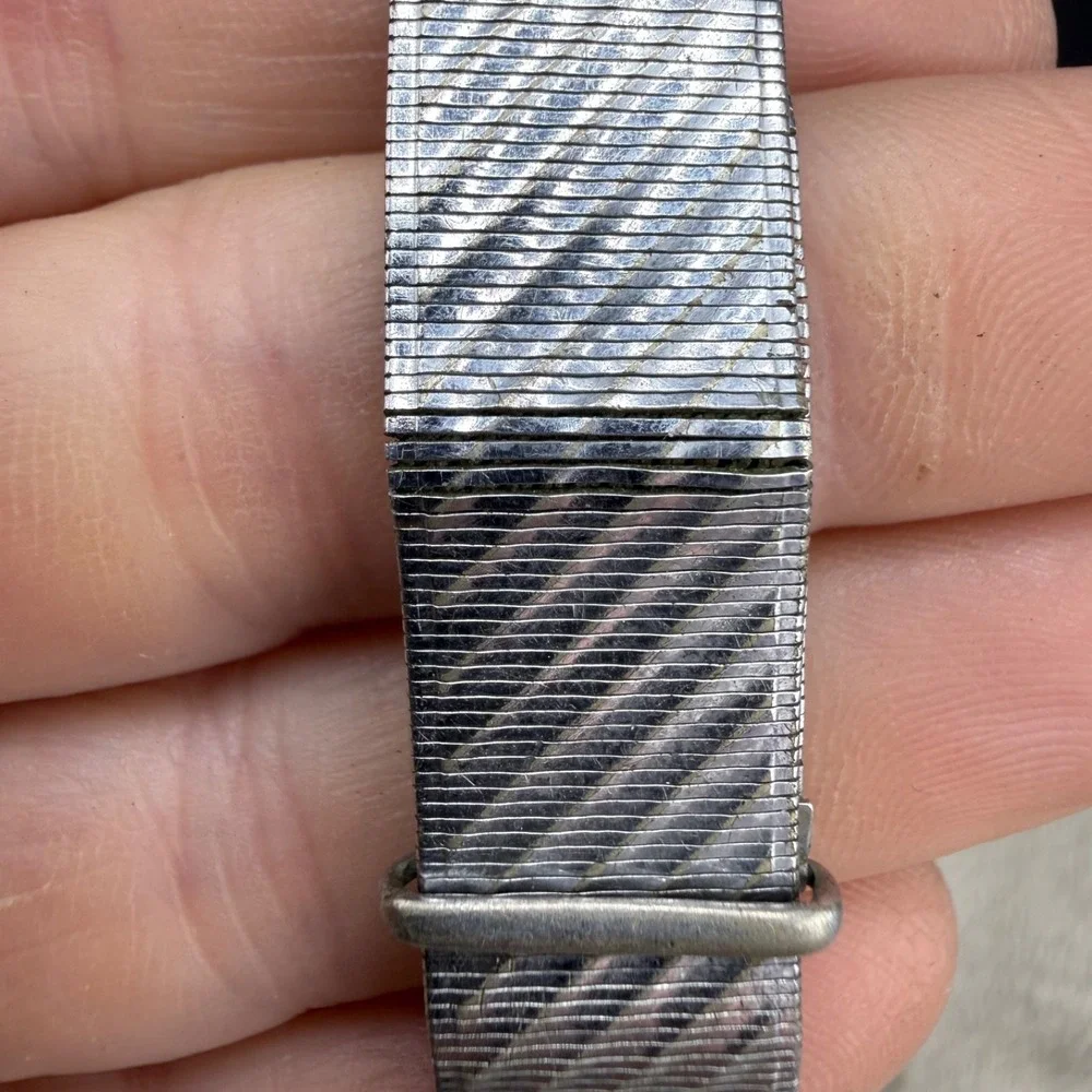 Vintage Medina Watch Military Silver Tone‎ Unique Band UNTESTED 9